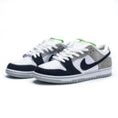 Dunk Low 'Chlorophyll' (Preto/Branco/Verde)